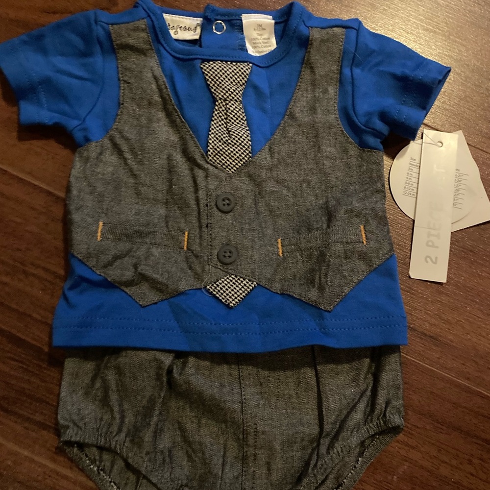 3Months (8-12 lbs) shirt and Bloomers